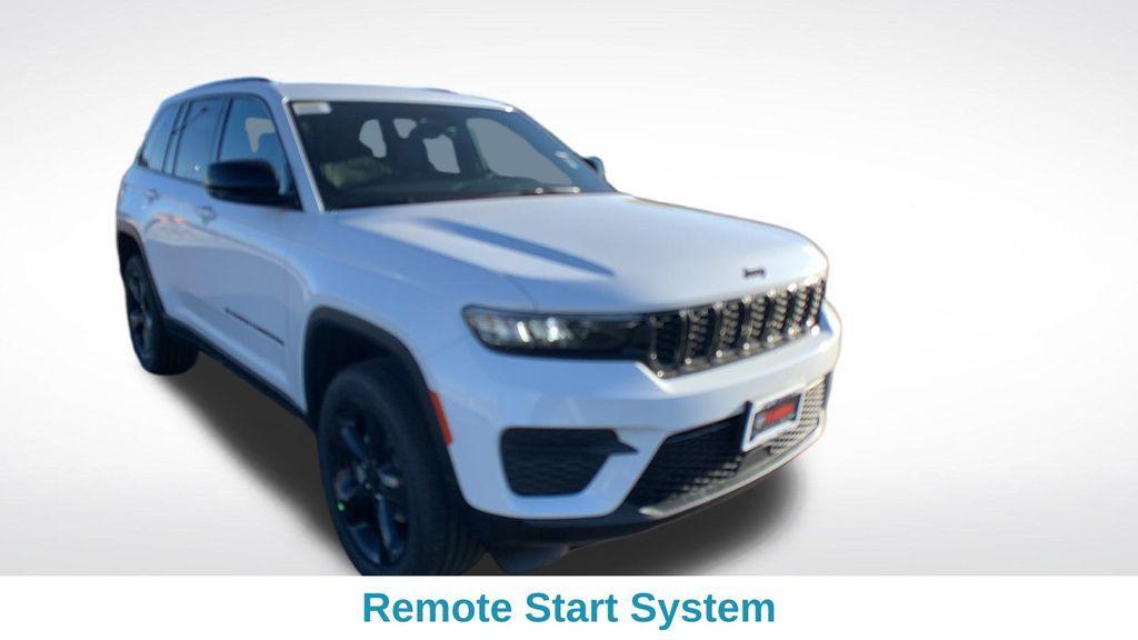 new 2025 Jeep Grand Cherokee car, priced at $38,783