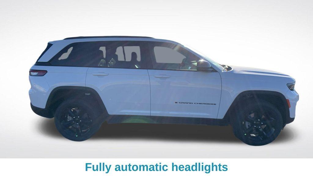 new 2025 Jeep Grand Cherokee car, priced at $38,783