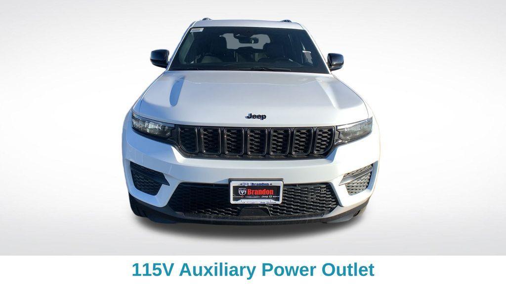 new 2025 Jeep Grand Cherokee car, priced at $38,783
