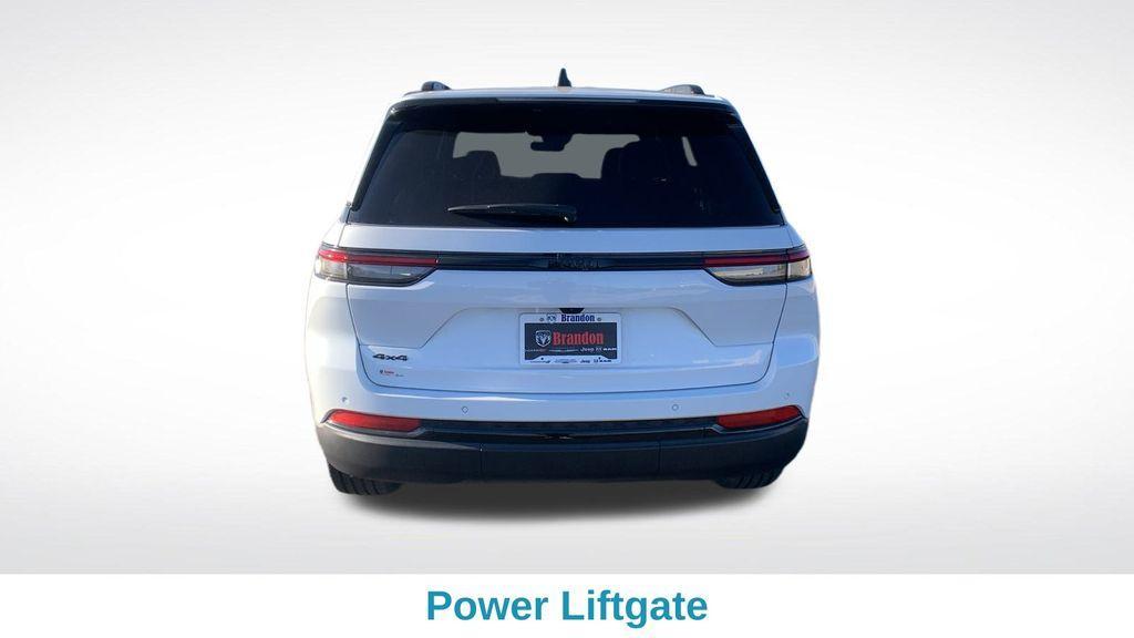 new 2025 Jeep Grand Cherokee car, priced at $38,783