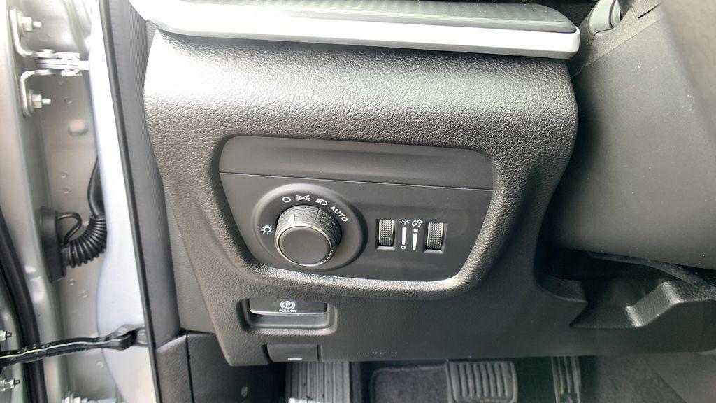 new 2025 Jeep Grand Cherokee L car, priced at $40,305