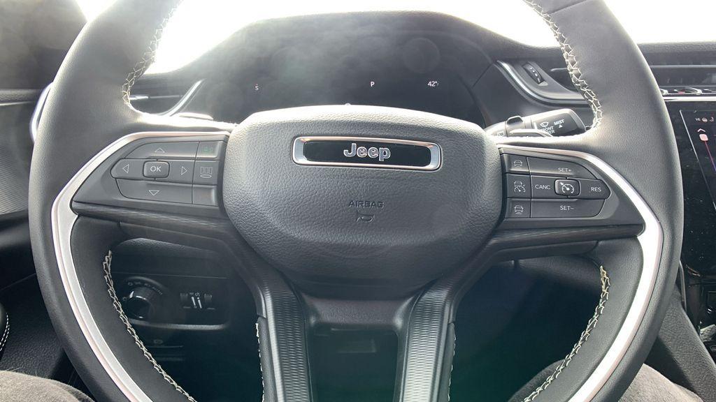 new 2025 Jeep Grand Cherokee L car, priced at $40,305