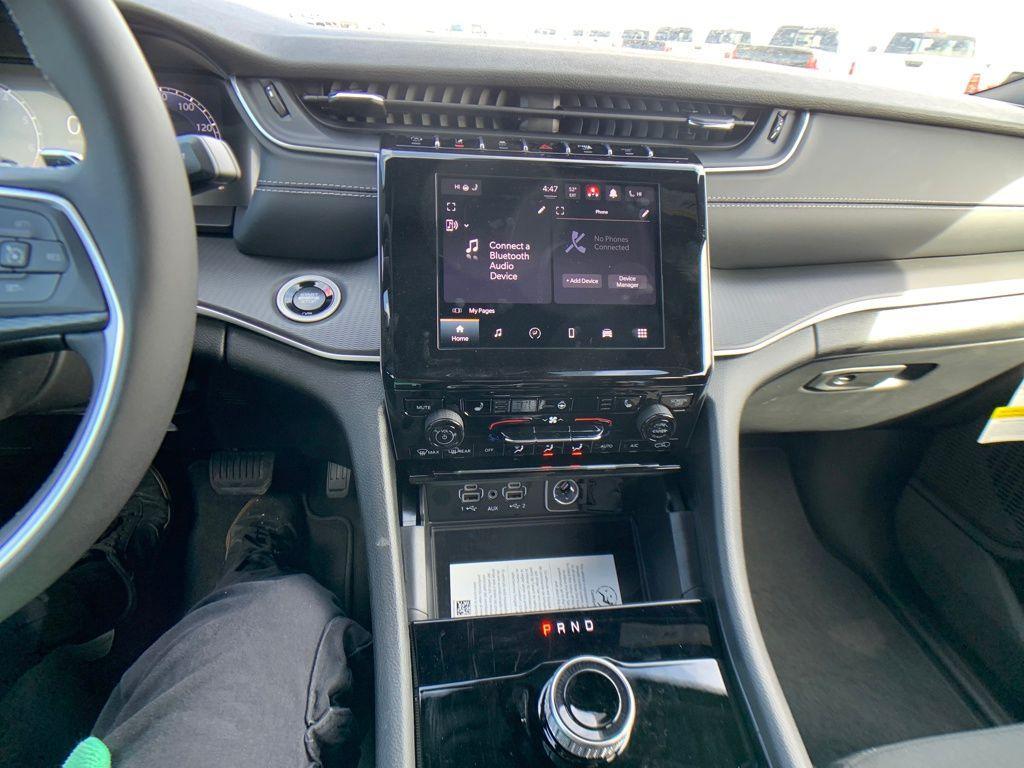 new 2026 Jeep Grand Cherokee L car, priced at $39,895