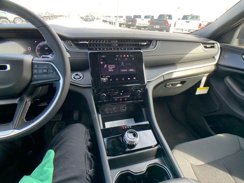 new 2026 Jeep Grand Cherokee L car, priced at $39,895