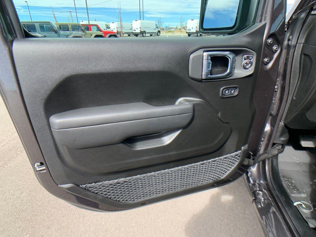 new 2026 Jeep Wrangler car, priced at $46,337