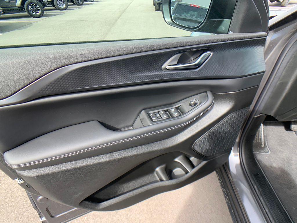 new 2026 Jeep Grand Cherokee car, priced at $42,292