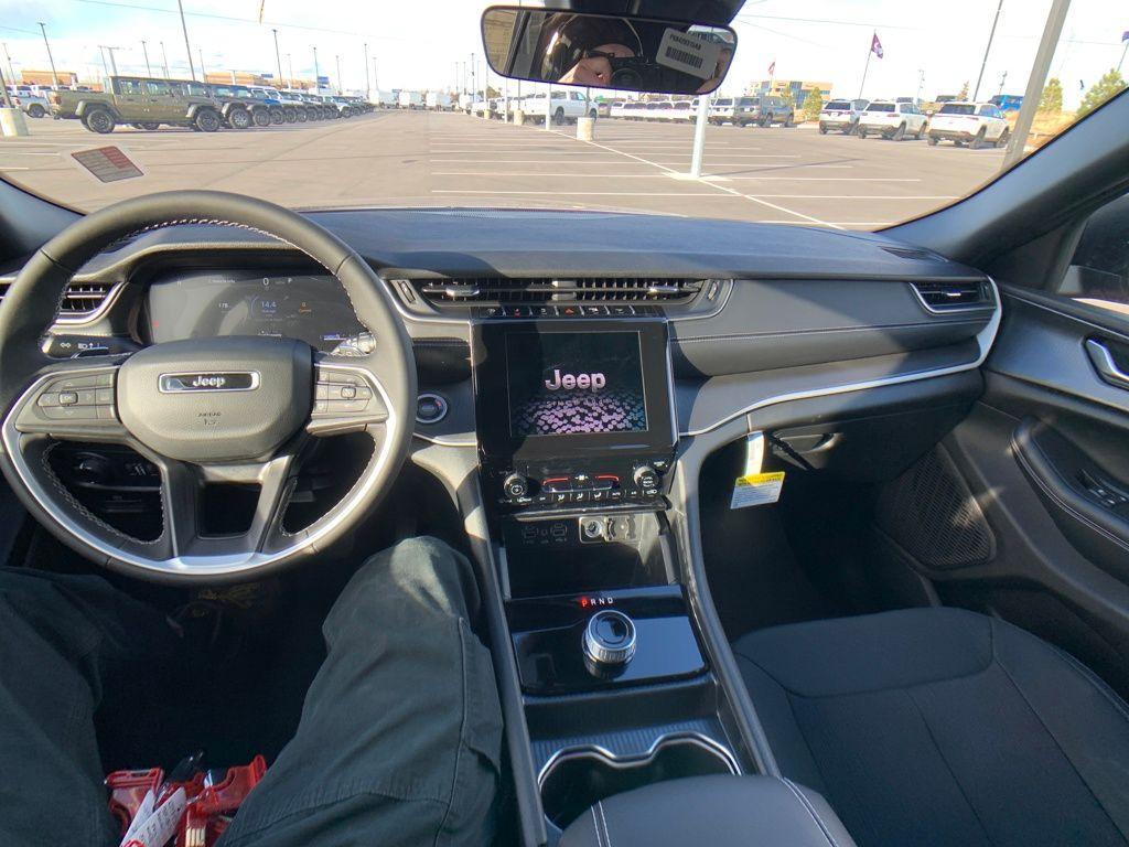 new 2026 Jeep Grand Cherokee car, priced at $38,413