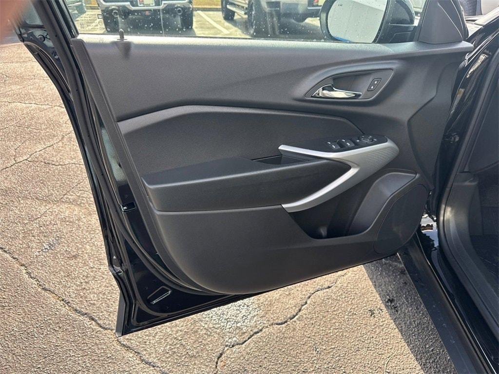 new 2026 Chevrolet Trax car, priced at $22,285