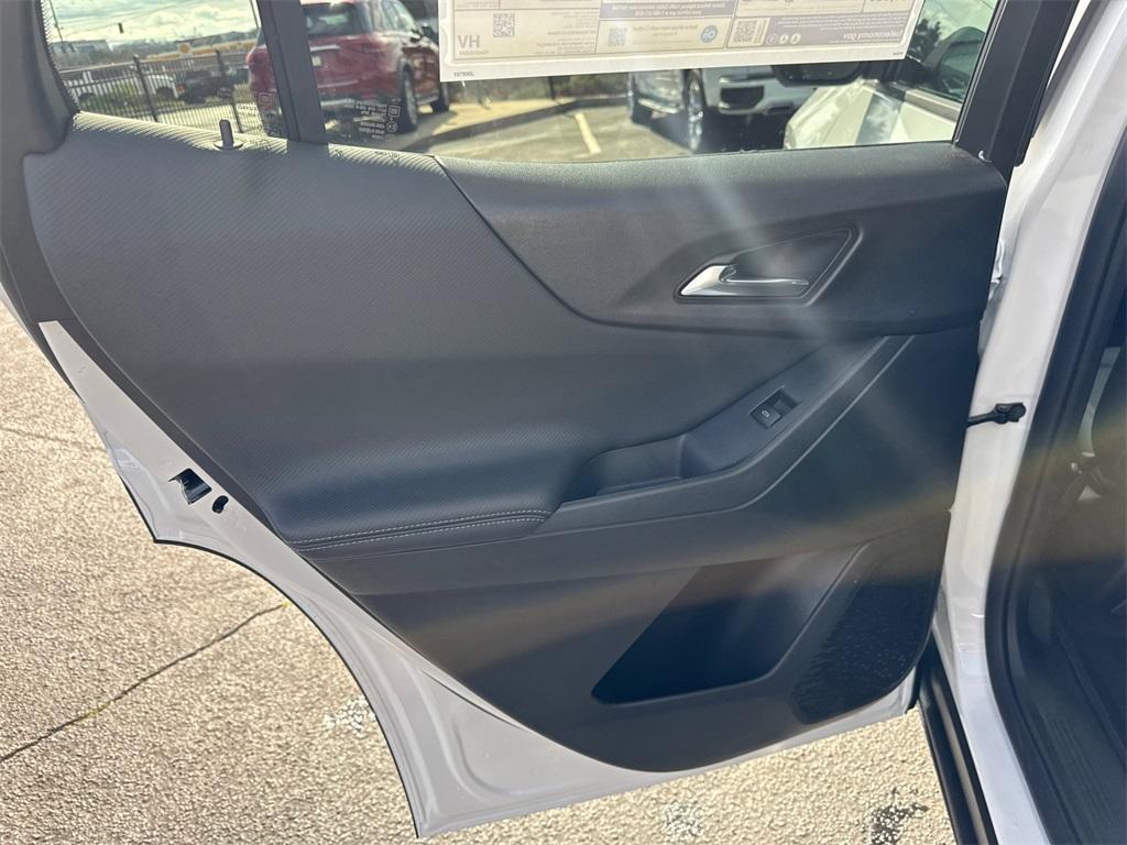 new 2026 Chevrolet Equinox car, priced at $27,815