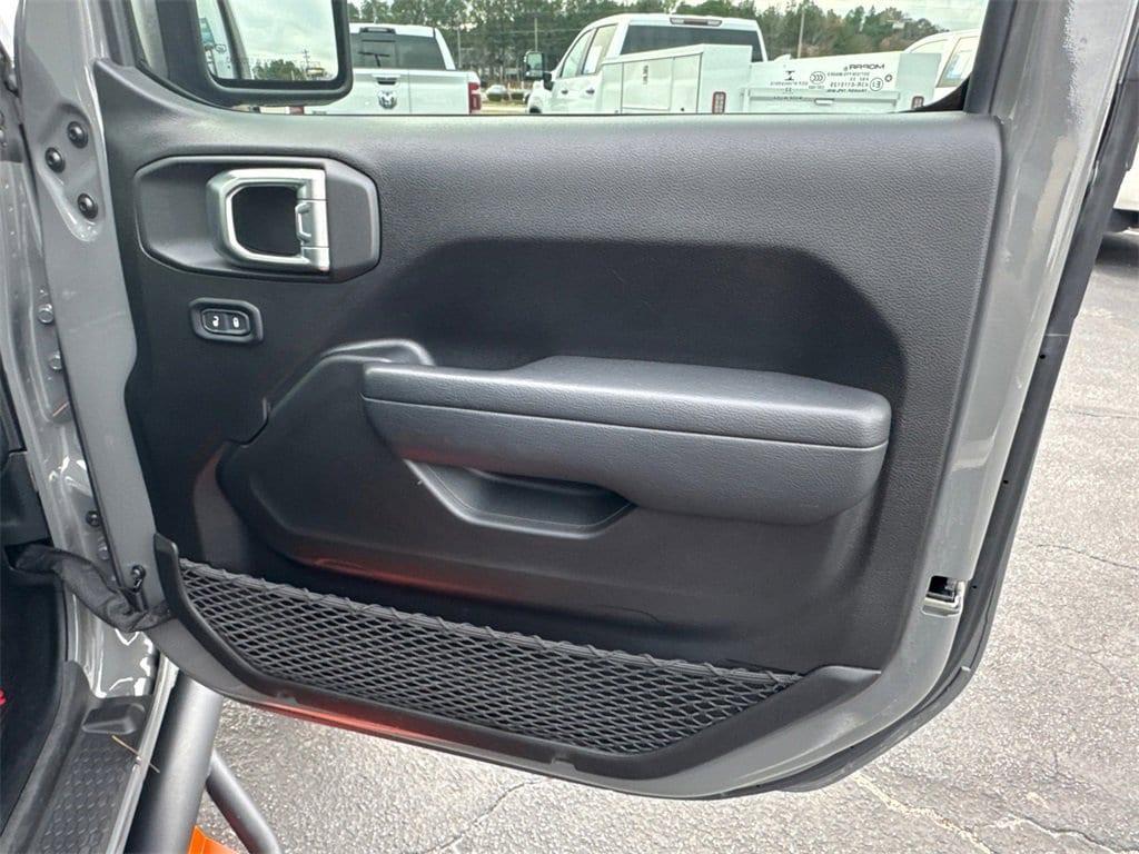 used 2023 Jeep Gladiator car, priced at $37,774