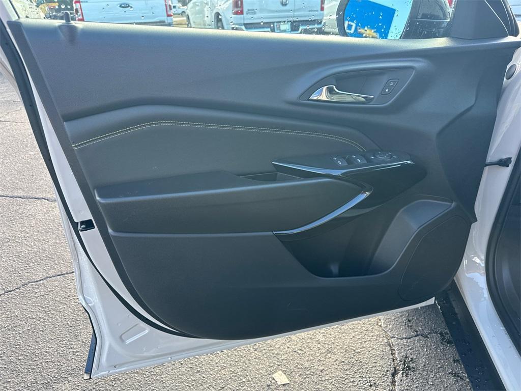 new 2026 Chevrolet Trax car, priced at $27,885