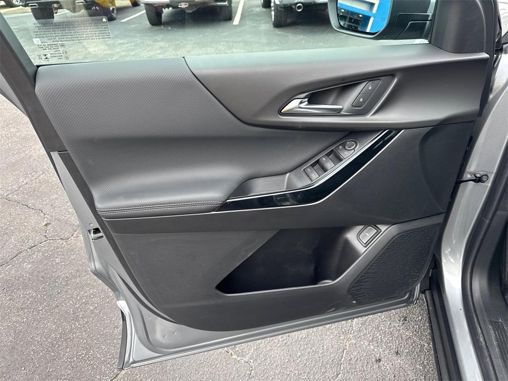 new 2026 Chevrolet Equinox car, priced at $27,490