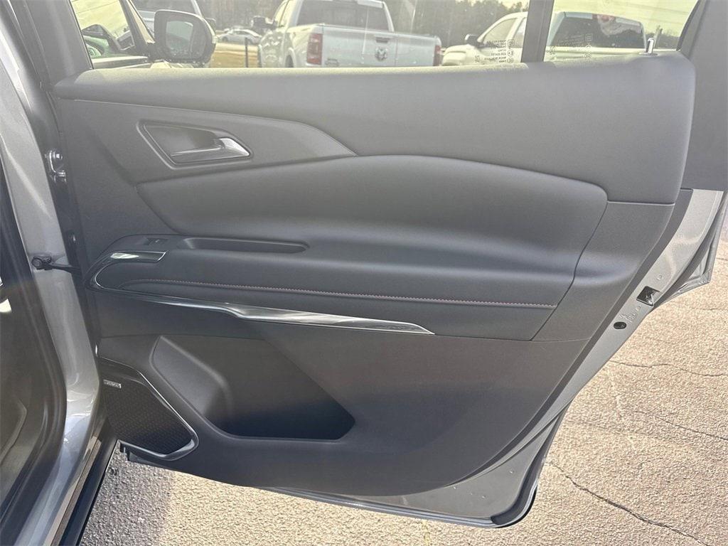 new 2026 Chevrolet Traverse car, priced at $59,619