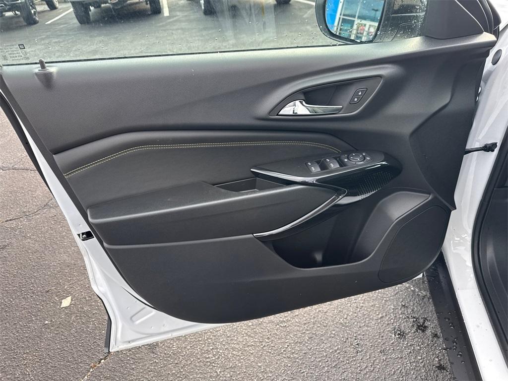 new 2026 Chevrolet Trax car, priced at $27,885