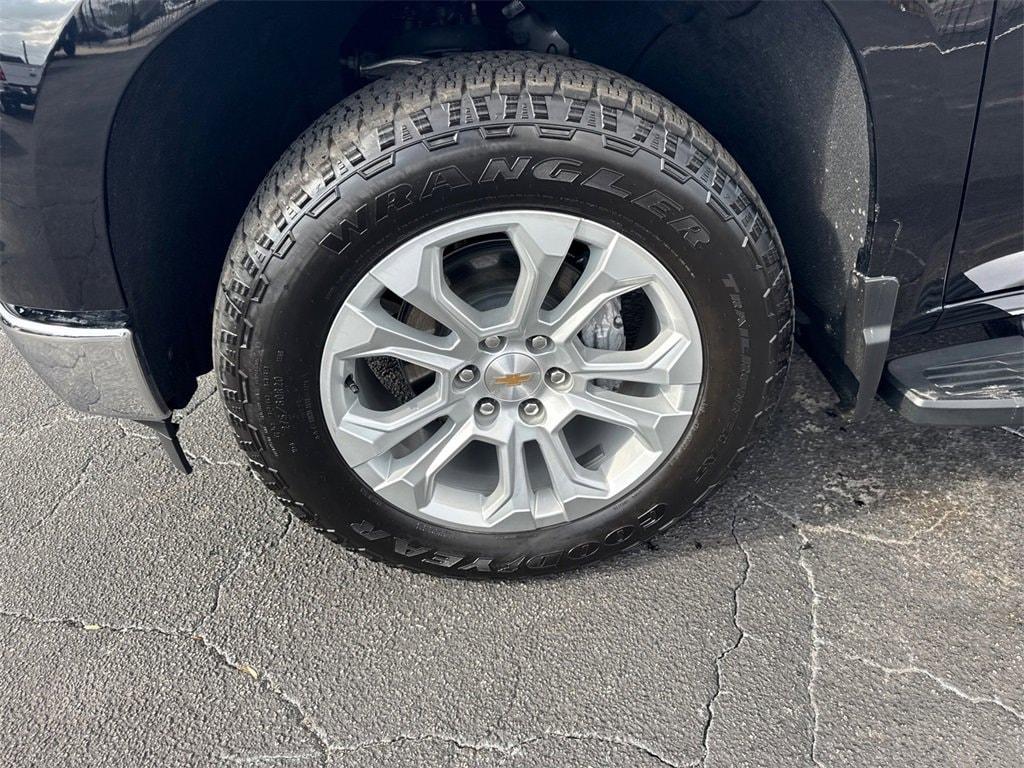 used 2025 Chevrolet Silverado 1500 car, priced at $52,514