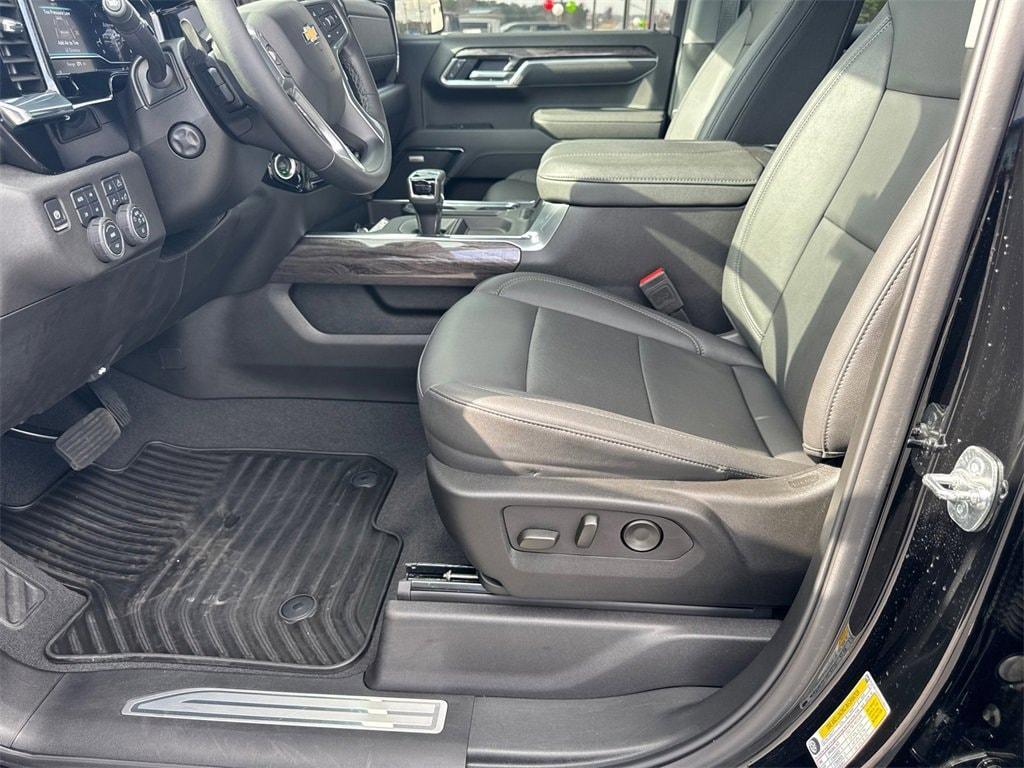 used 2025 Chevrolet Silverado 1500 car, priced at $52,514