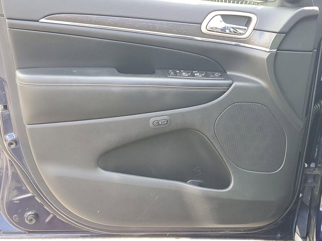 used 2017 Jeep Grand Cherokee car, priced at $11,899