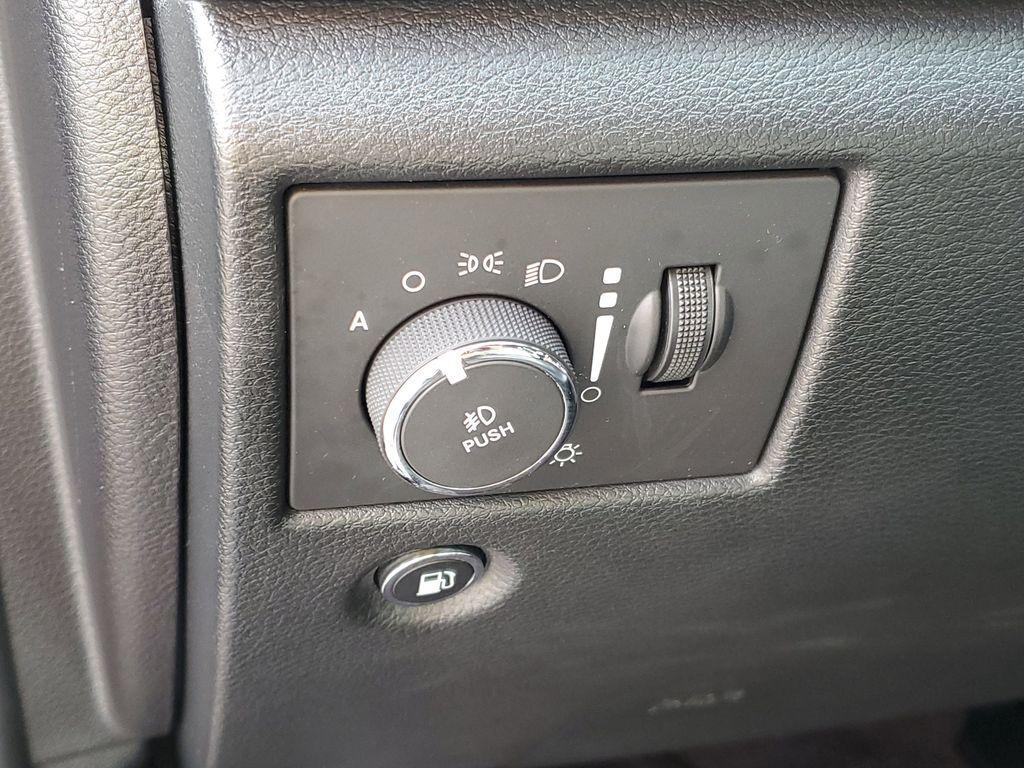 used 2017 Jeep Grand Cherokee car, priced at $11,899