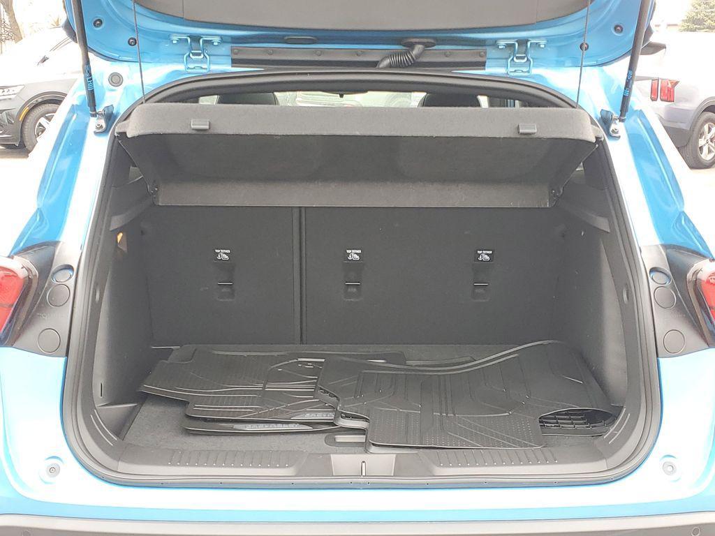 used 2025 Chevrolet Trax car, priced at $23,899