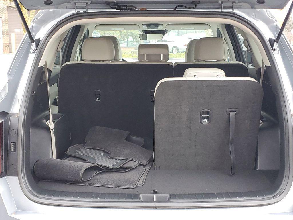 used 2025 Kia Sorento car, priced at $27,689