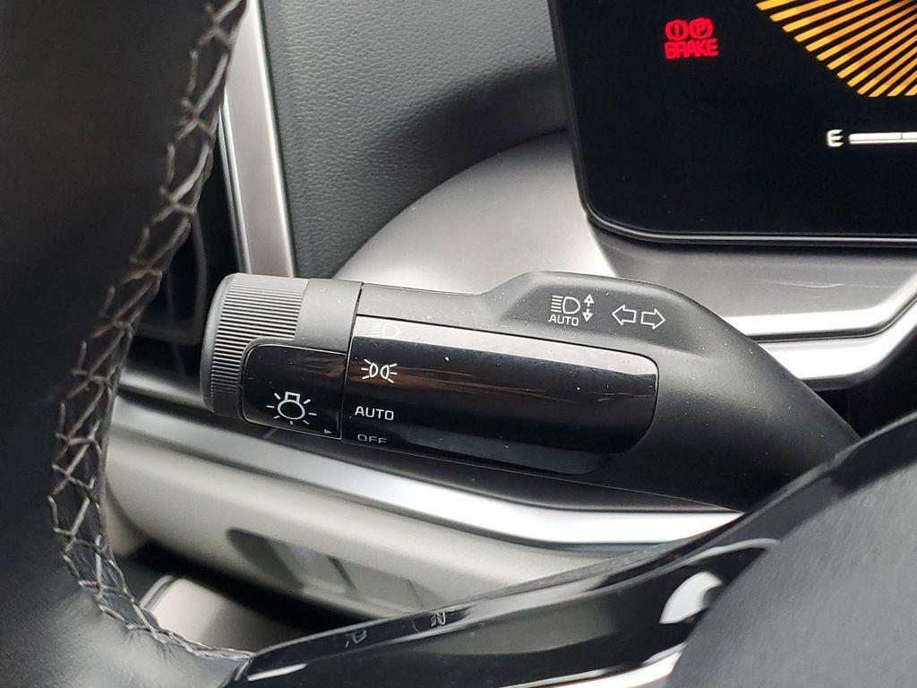 used 2025 Kia Sorento car, priced at $27,689