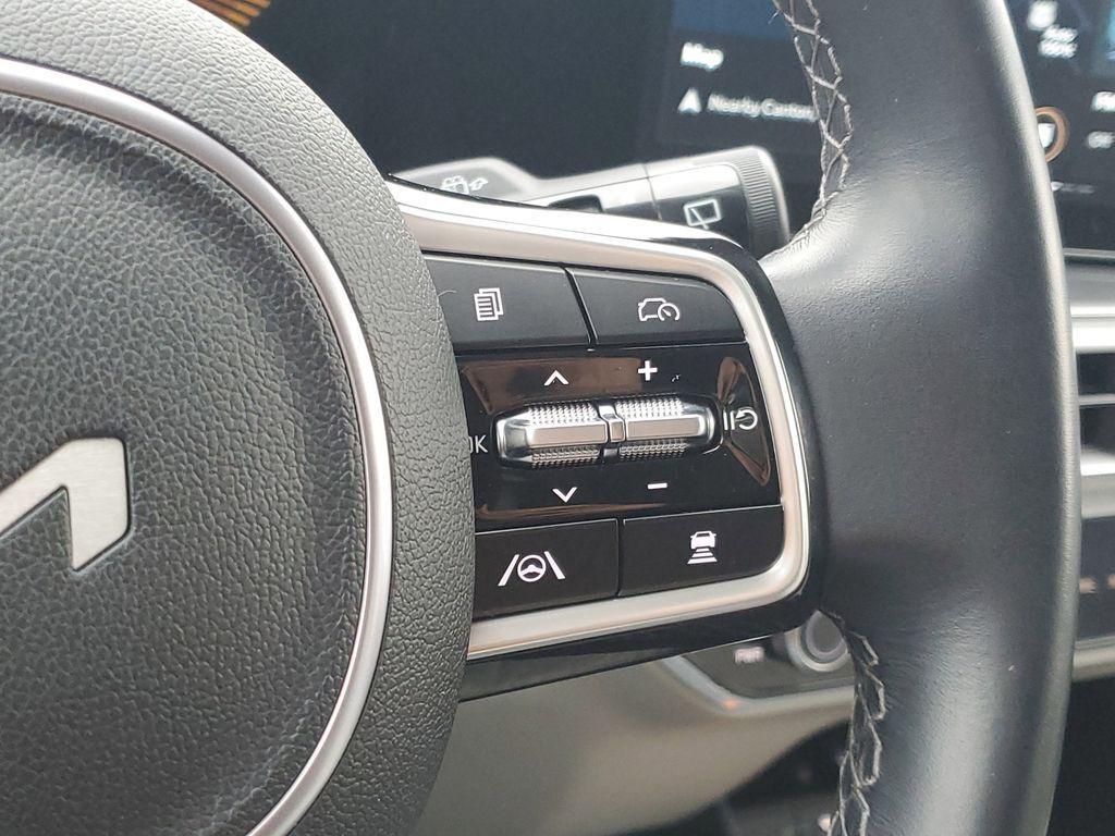 used 2025 Kia Sorento car, priced at $27,689