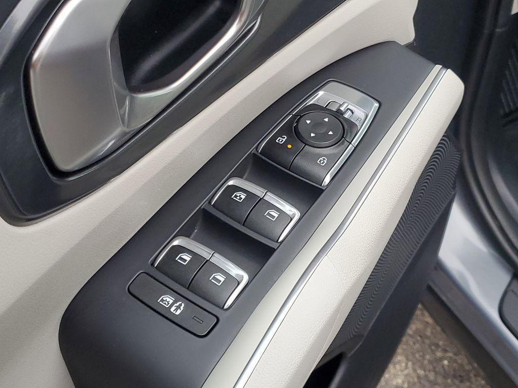 used 2025 Kia Sorento car, priced at $27,689