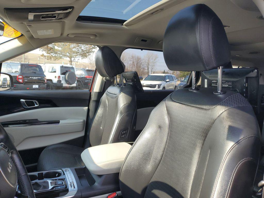 used 2022 Kia Carnival car, priced at $28,299