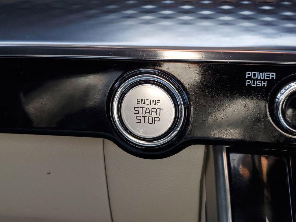 used 2022 Kia Carnival car, priced at $28,299