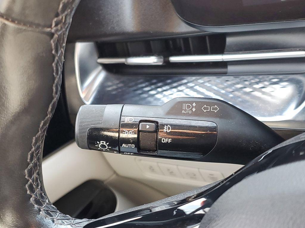 used 2022 Kia Carnival car, priced at $28,299