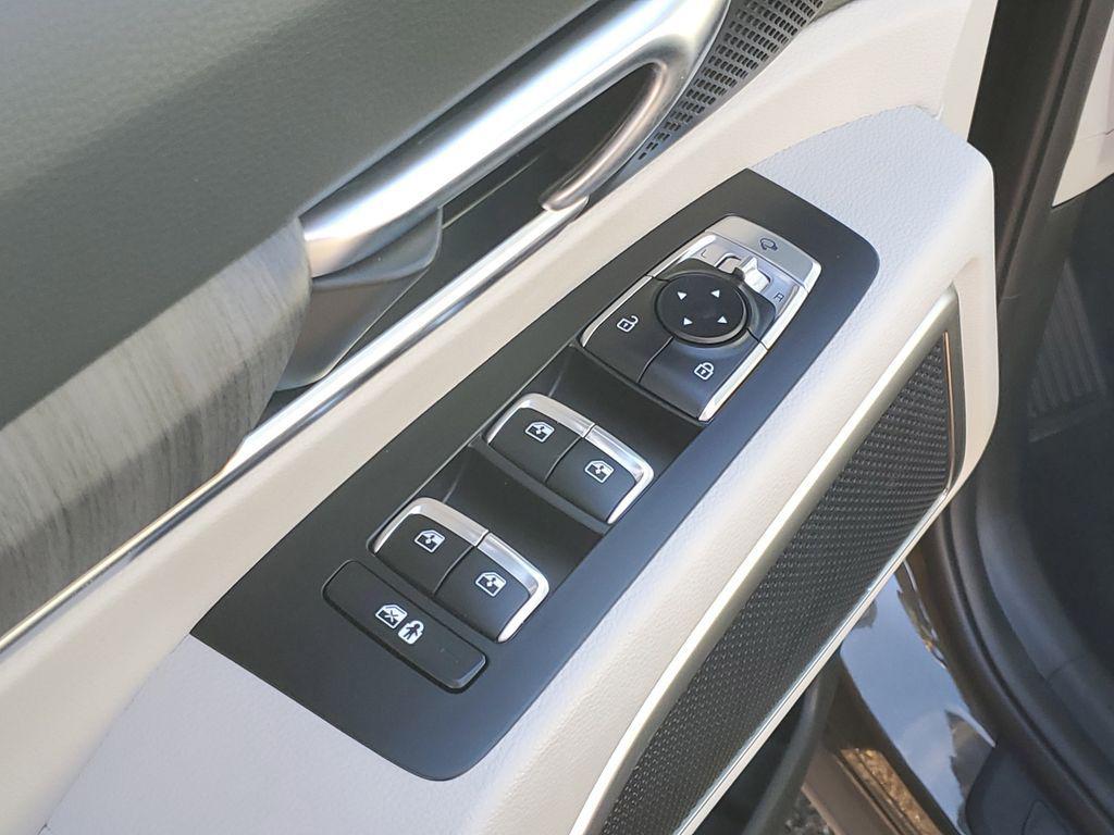 used 2023 Kia Telluride car, priced at $37,222