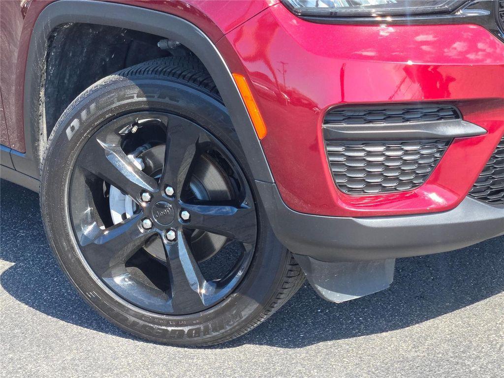 used 2025 Jeep Grand Cherokee car, priced at $37,534