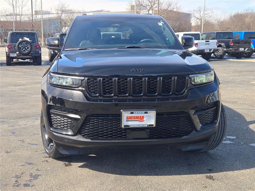 used 2024 Jeep Grand Cherokee car, priced at $32,980