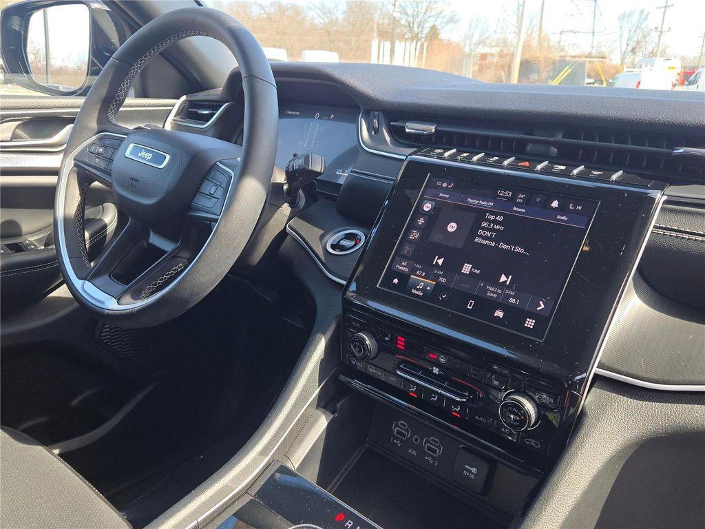 used 2024 Jeep Grand Cherokee car, priced at $32,980