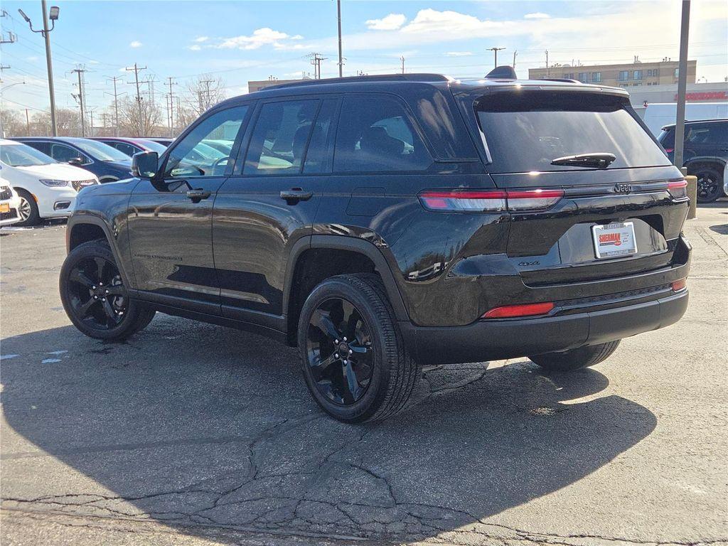 used 2024 Jeep Grand Cherokee car, priced at $32,980