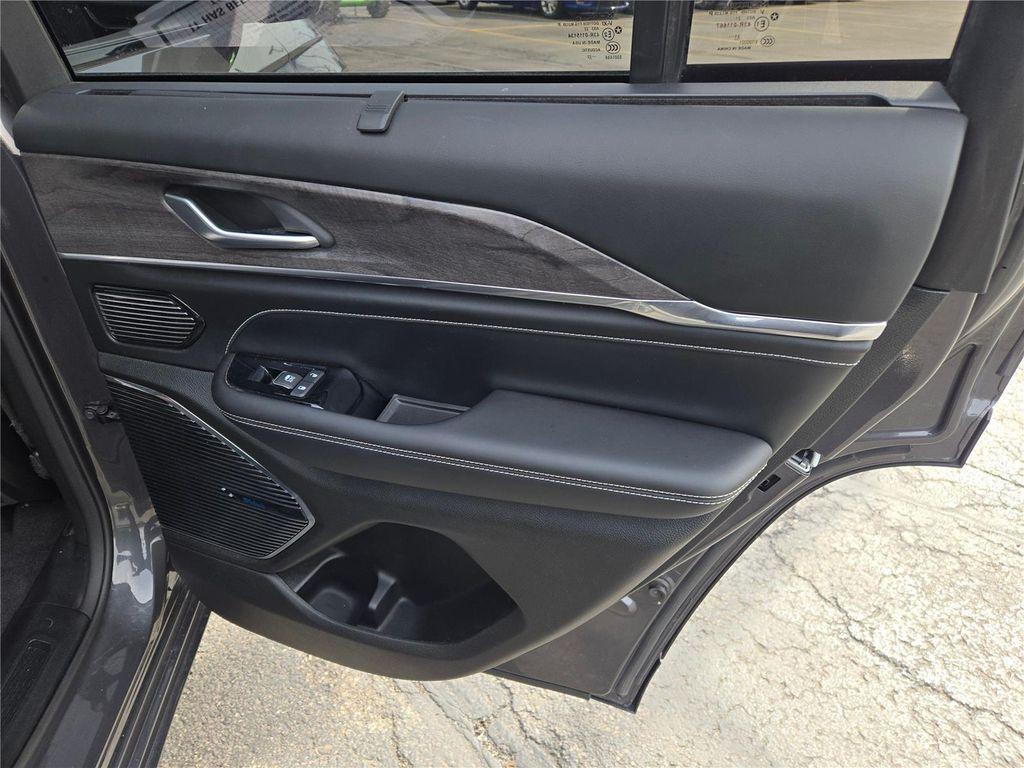 used 2022 Jeep Grand Cherokee car, priced at $37,512