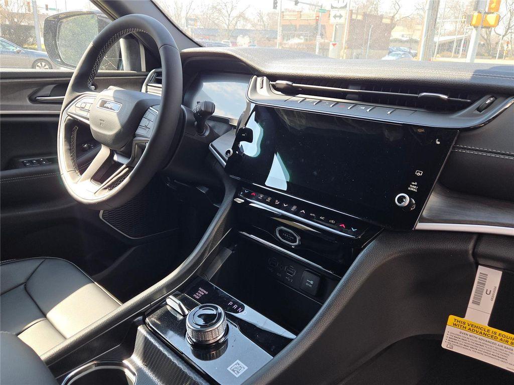 new 2026 Jeep Grand Cherokee car, priced at $47,500