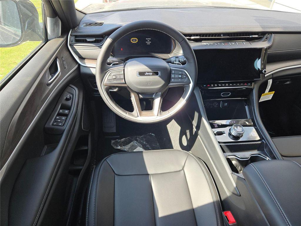 new 2026 Jeep Grand Cherokee car, priced at $47,500