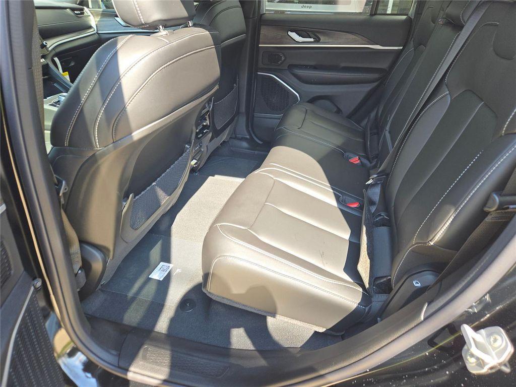 new 2026 Jeep Grand Cherokee car, priced at $47,500