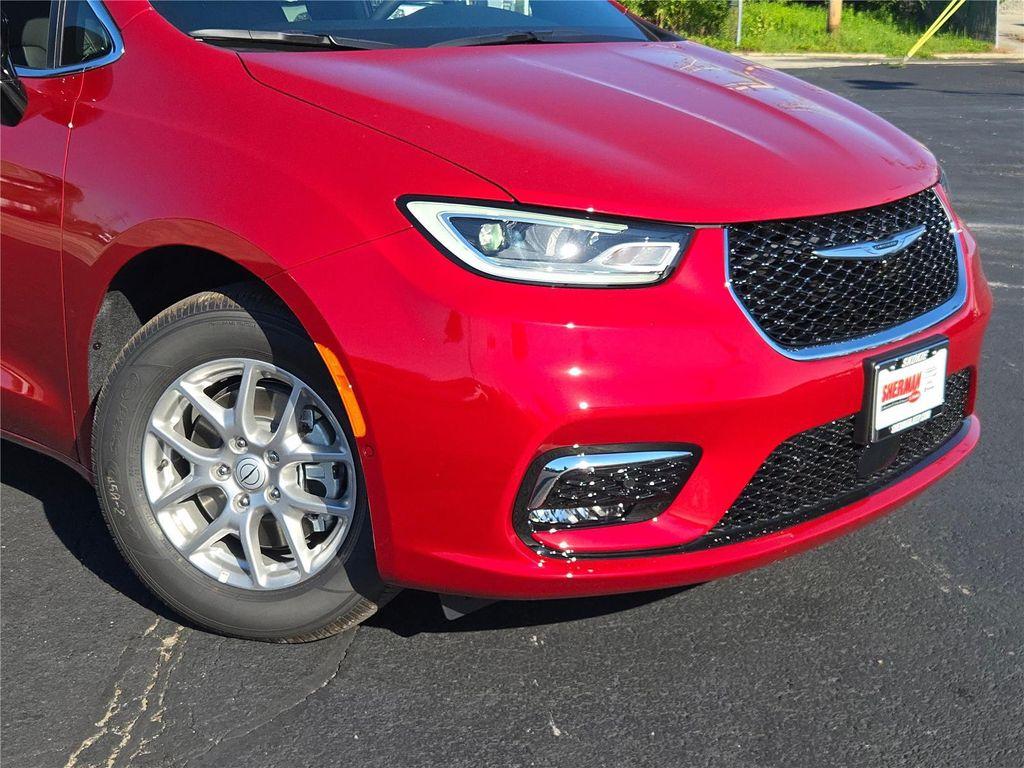 new 2026 Chrysler Pacifica car, priced at $37,735