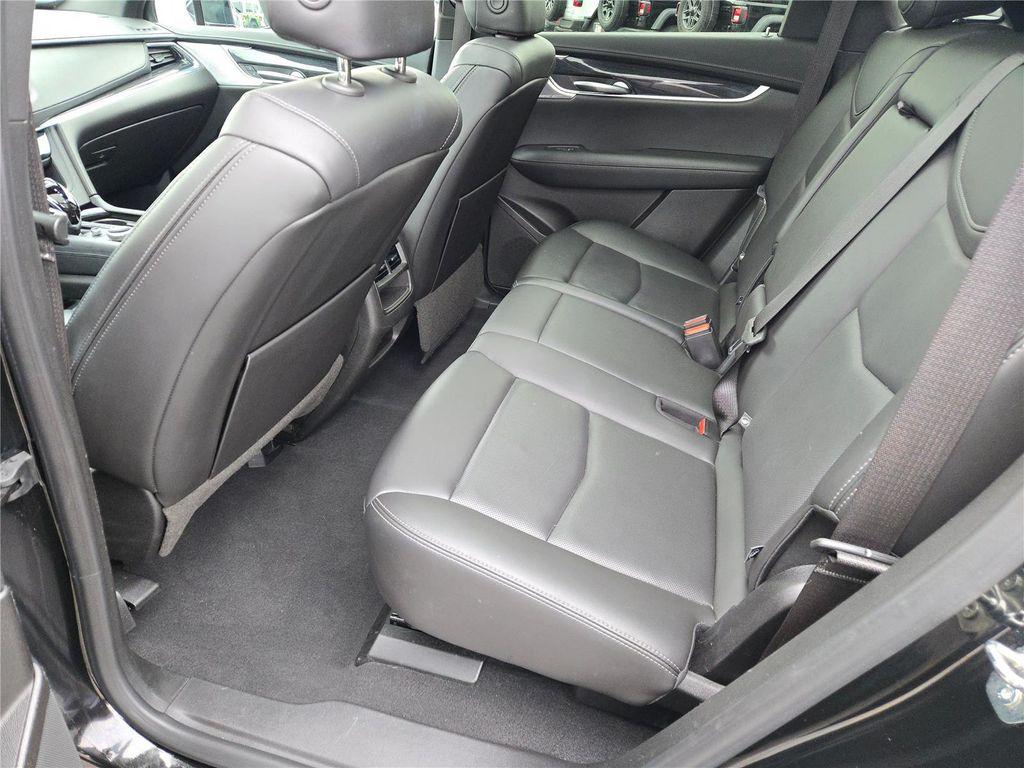 used 2023 Cadillac XT5 car, priced at $25,000