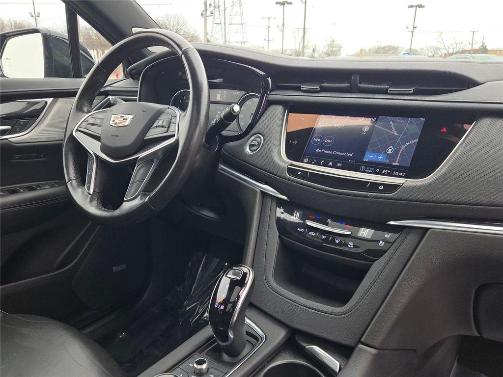 used 2023 Cadillac XT5 car, priced at $25,000