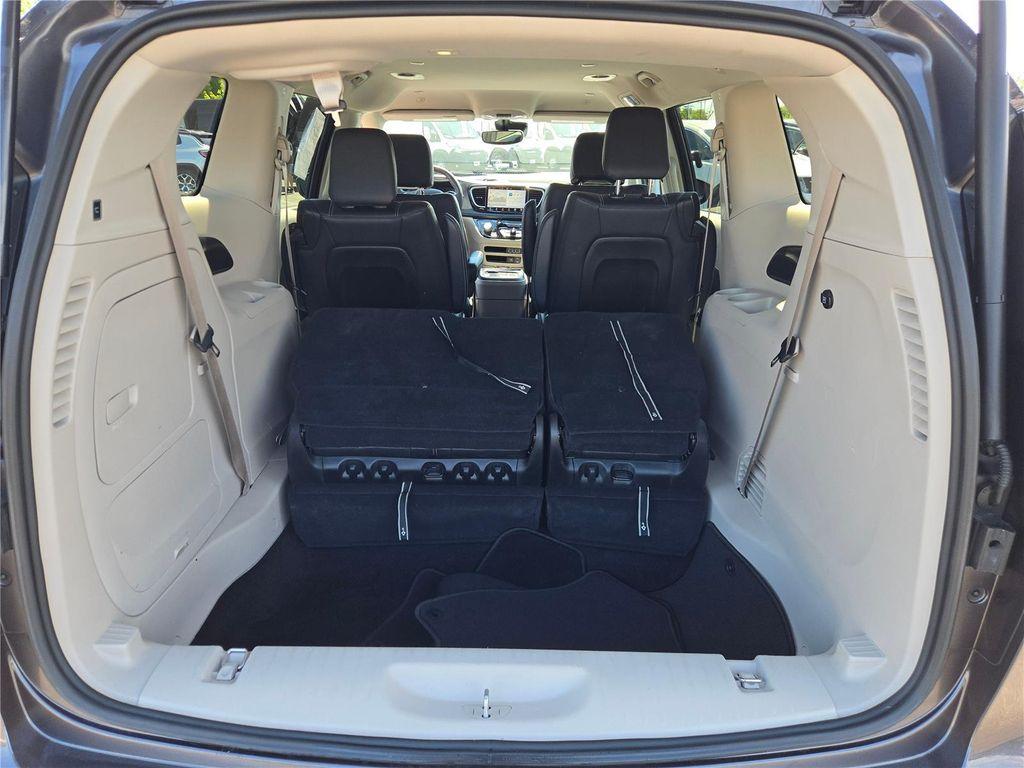 used 2022 Chrysler Pacifica Hybrid car, priced at $27,119