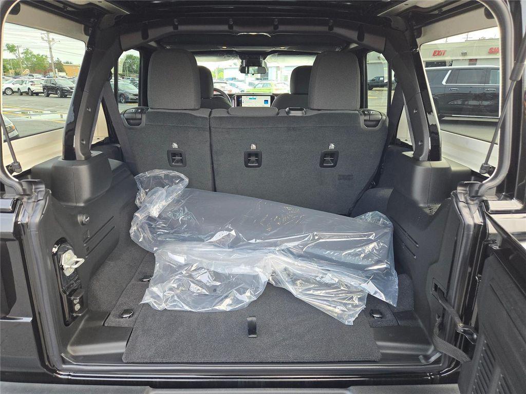 new 2025 Jeep Wrangler car, priced at $43,045
