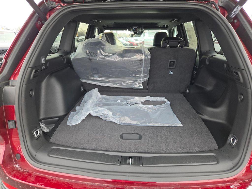 new 2025 Jeep Grand Cherokee car, priced at $39,455