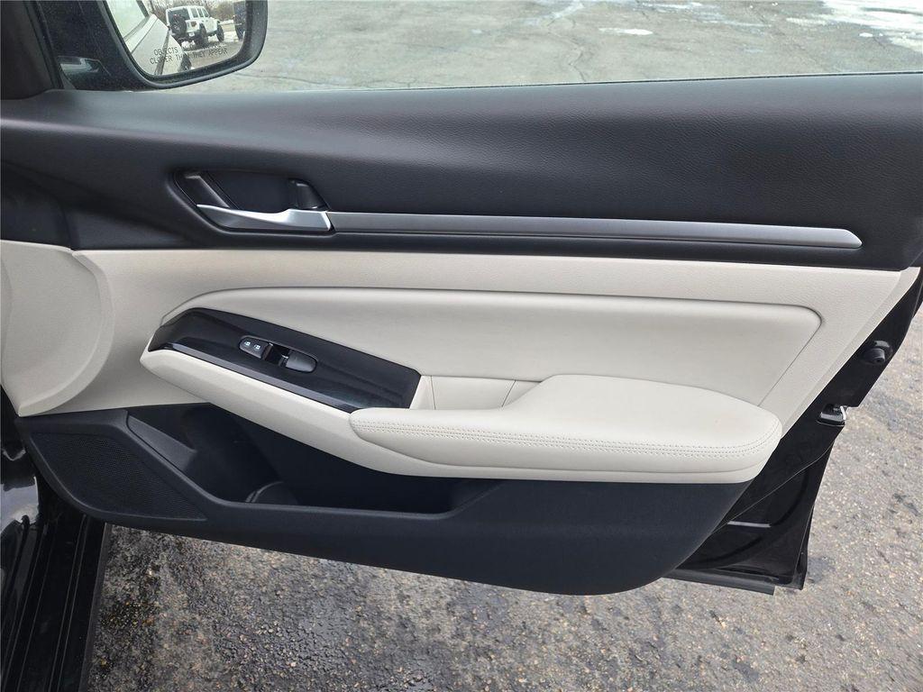 used 2024 Nissan Altima car, priced at $23,094