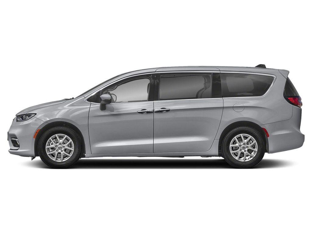 used 2024 Chrysler Pacifica car, priced at $26,000
