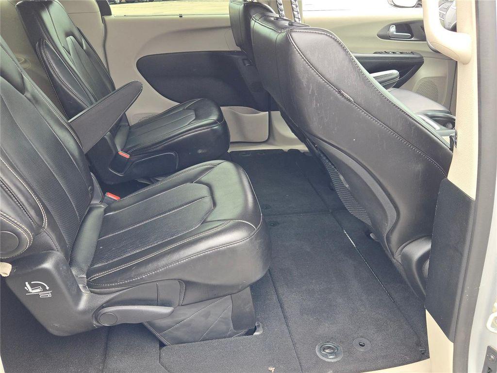 used 2024 Chrysler Pacifica car, priced at $25,500