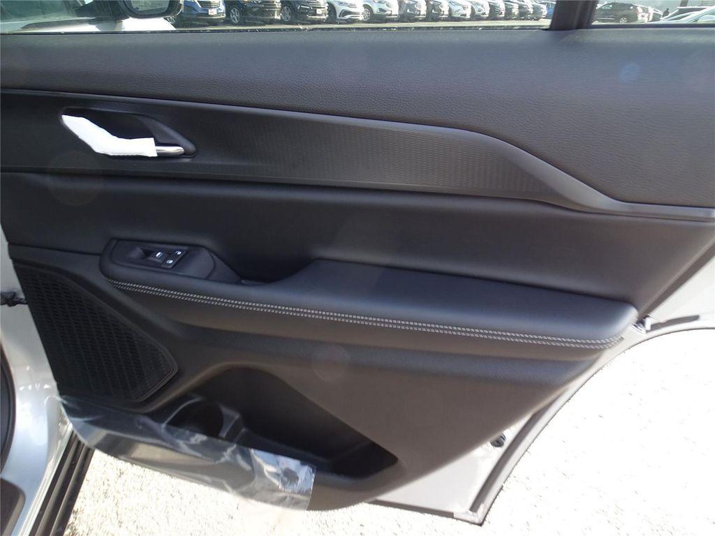 used 2025 Jeep Grand Cherokee L car, priced at $38,361