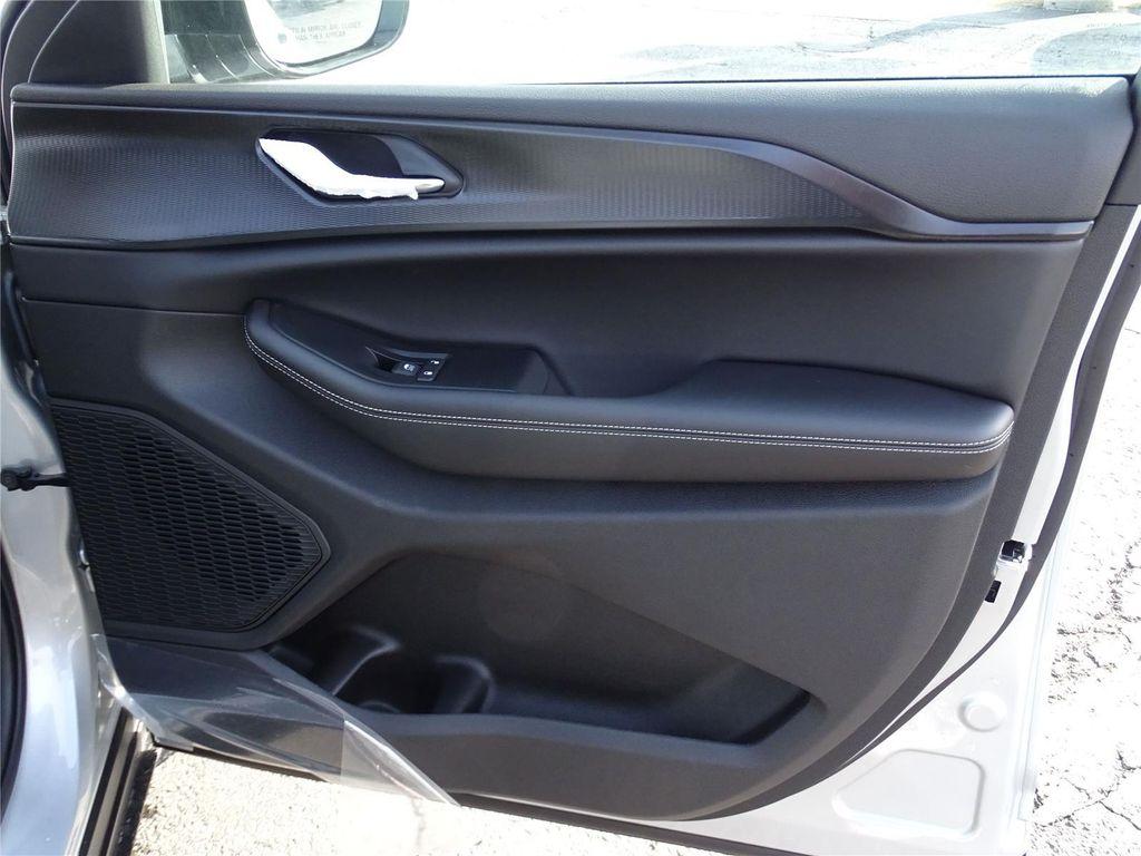 used 2025 Jeep Grand Cherokee L car, priced at $38,361